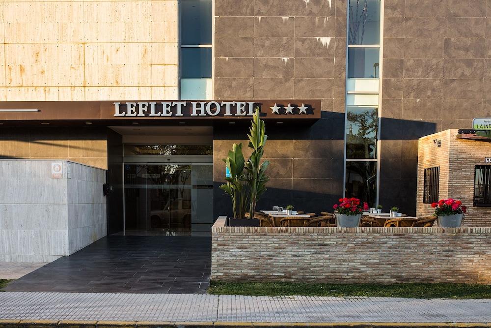 Hotel Leflet Sanlucar Sanlúcar la Mayor Exterior foto